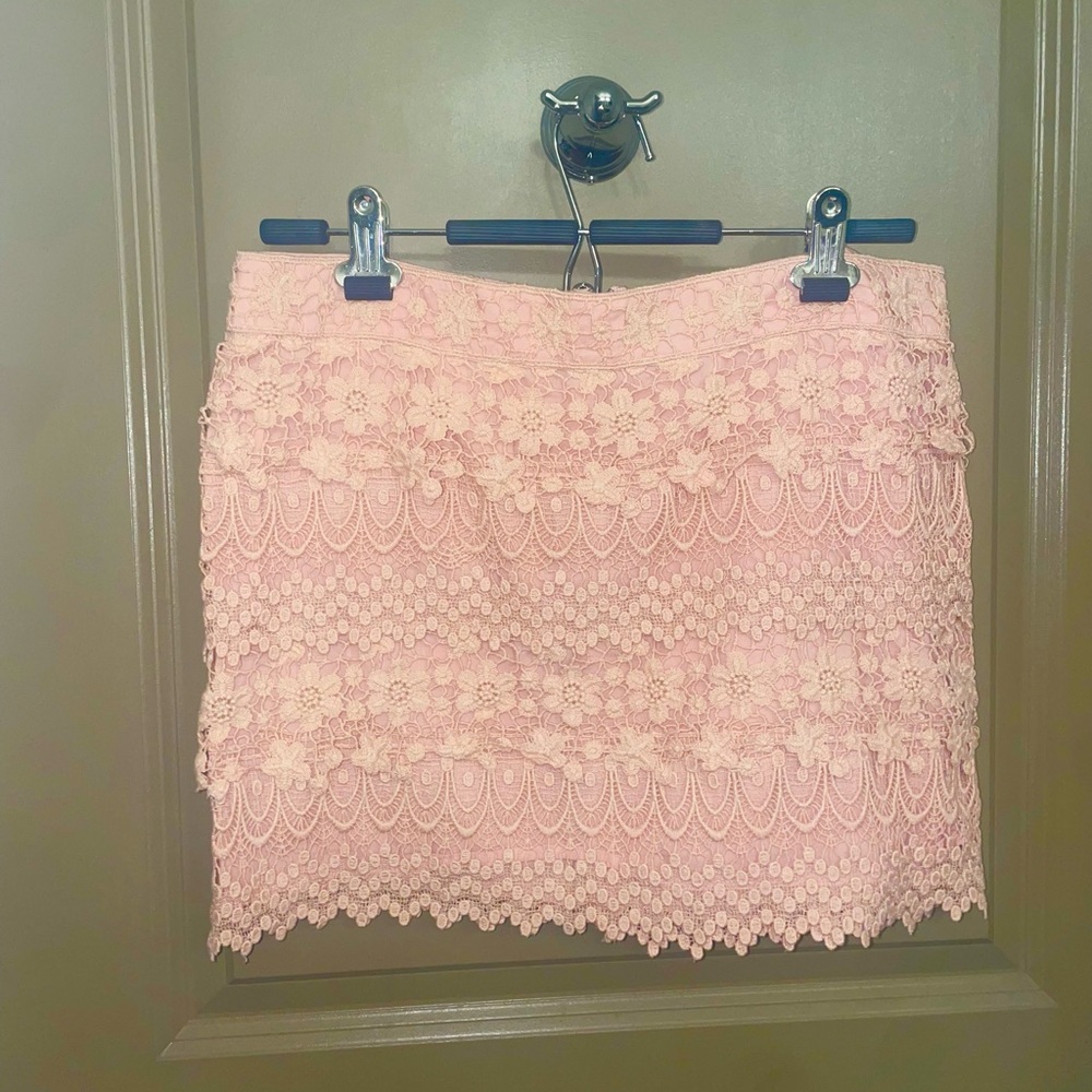 Lace Mini Skirt - Pink